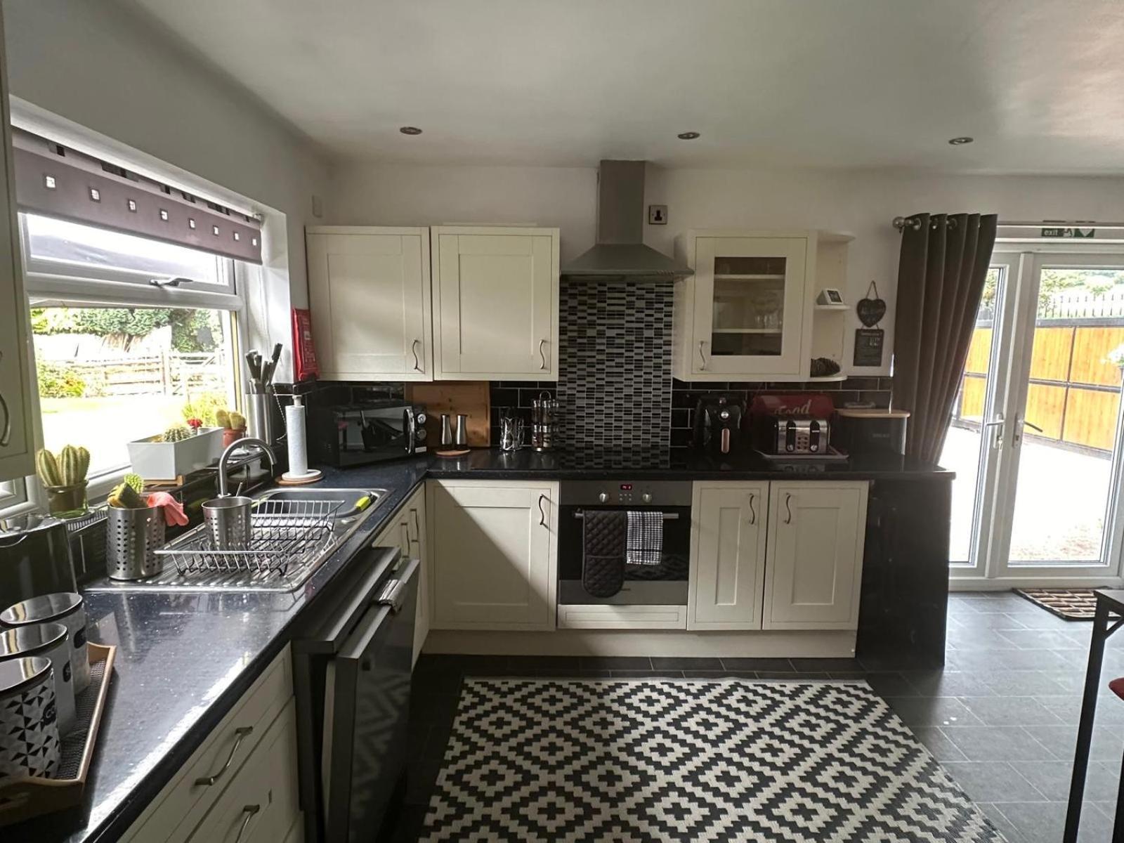 Shropshire Guestroom Seisdon Экстерьер фото