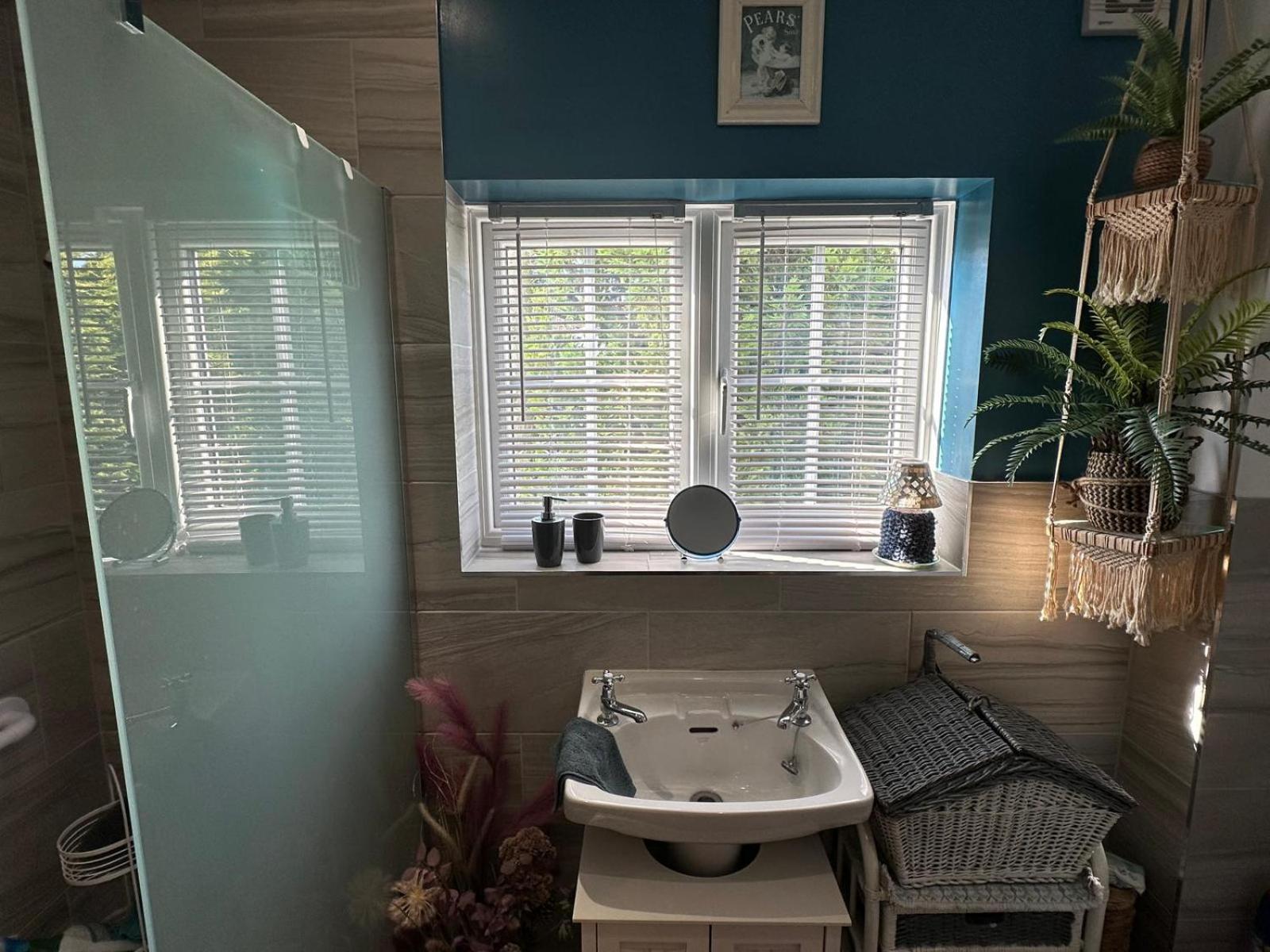 Shropshire Guestroom Seisdon Экстерьер фото